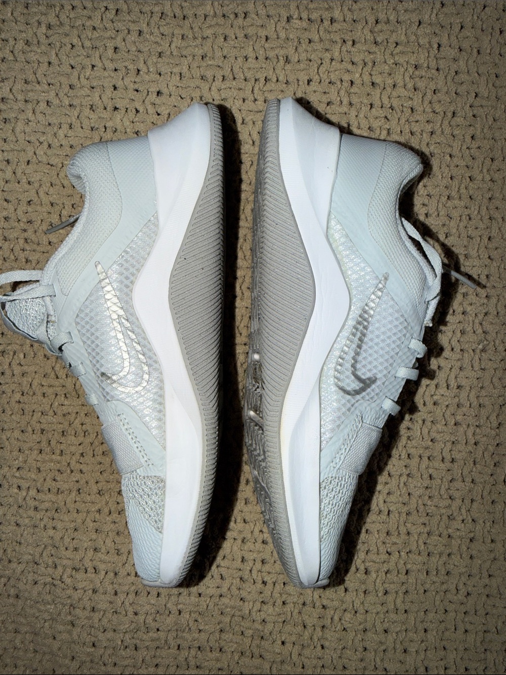 Nike Women's Light Gray Athletic Training Sneakers - Picture 3 of 4